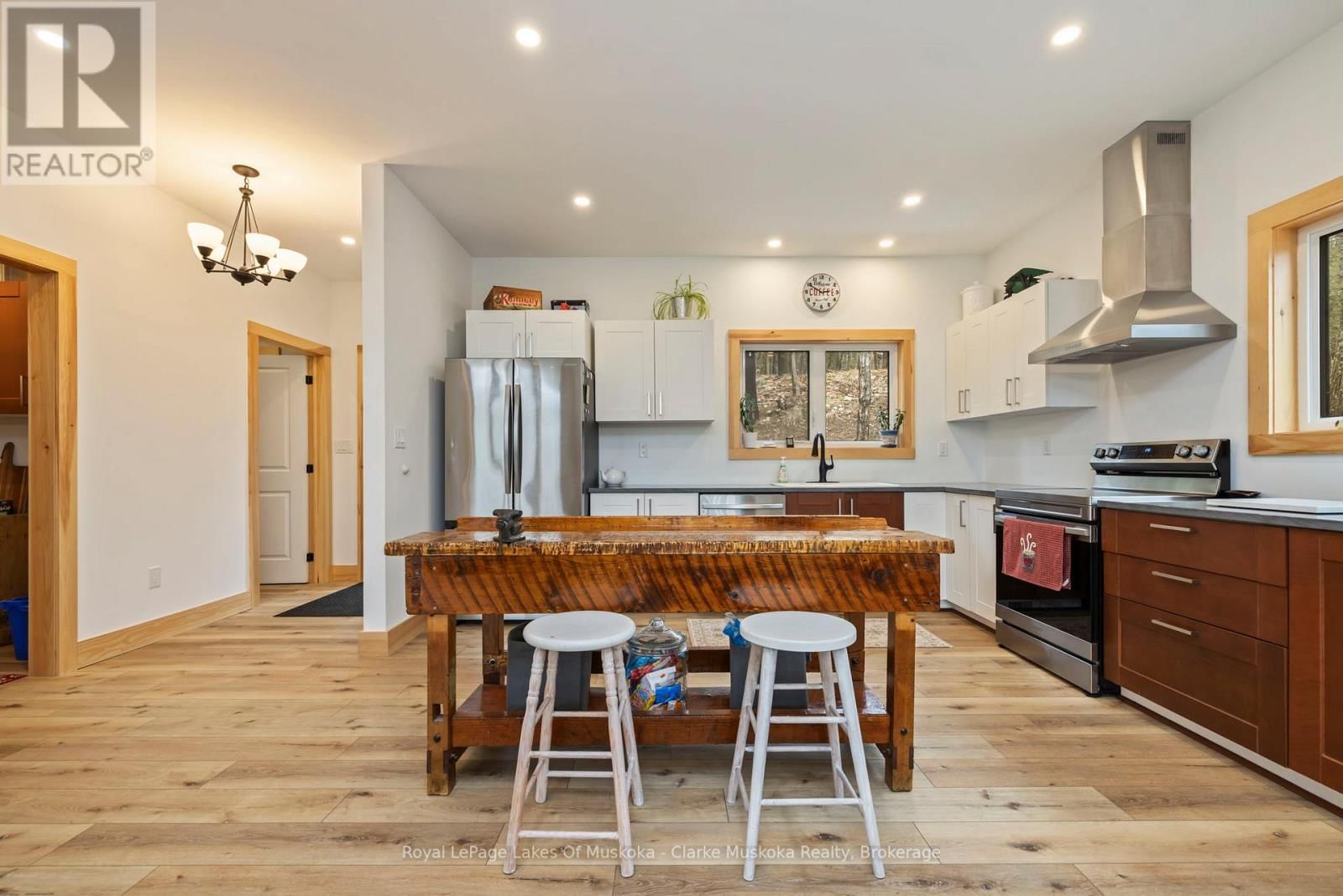 5 - 1062 PENNWOOD ROAD Image 10