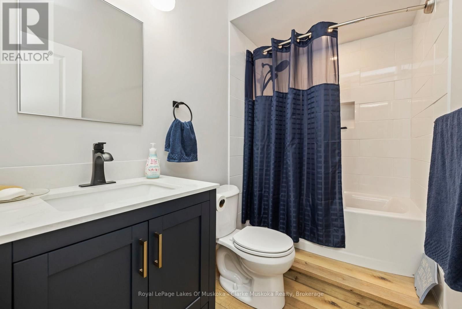 5 - 1062 PENNWOOD ROAD Image 14