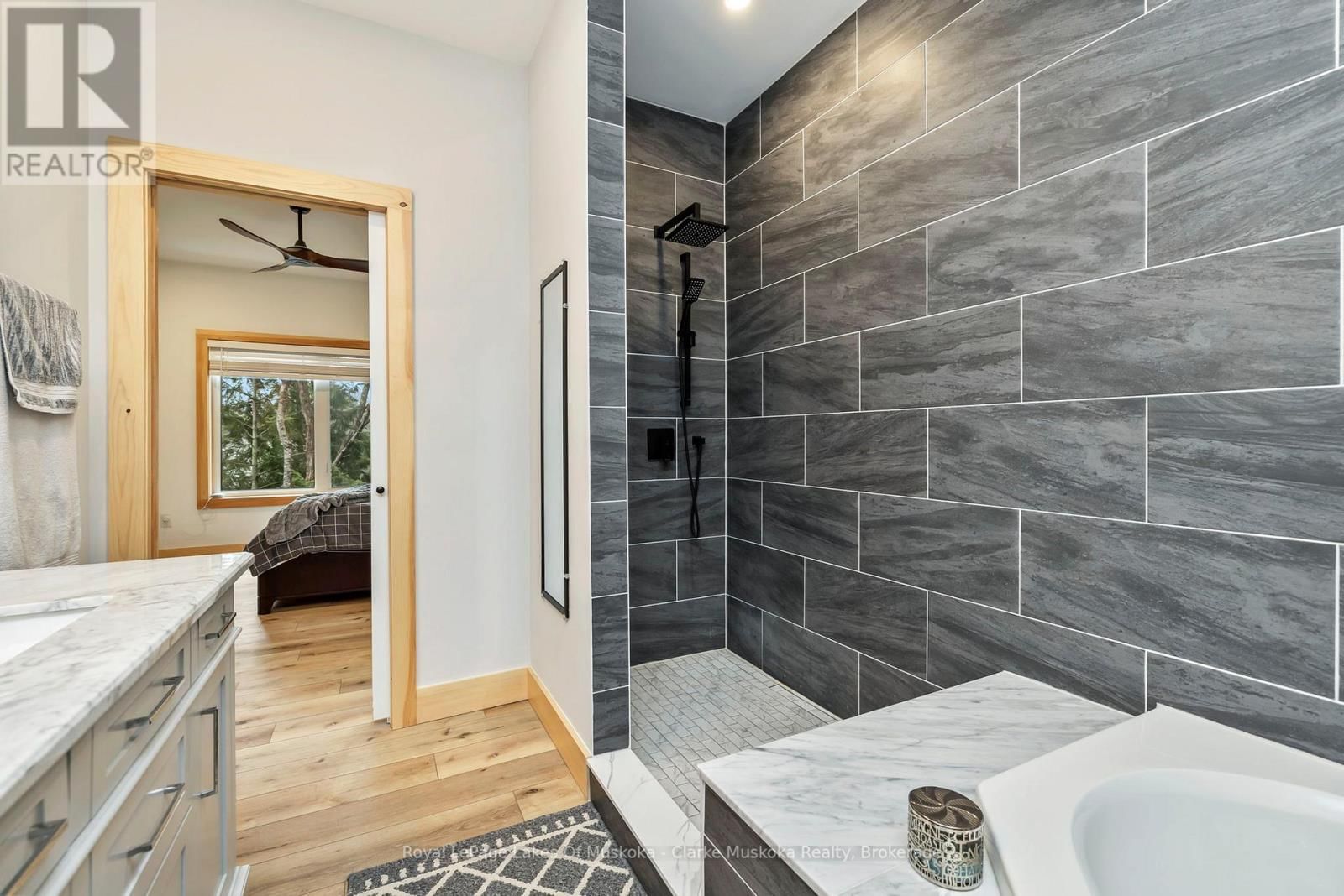 5 - 1062 PENNWOOD ROAD Image 20