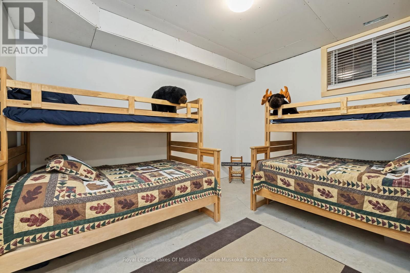 5 - 1062 PENNWOOD ROAD Image 26