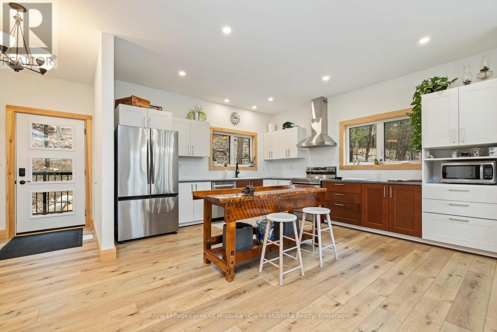 5 - 1062 PENNWOOD ROAD Image 5