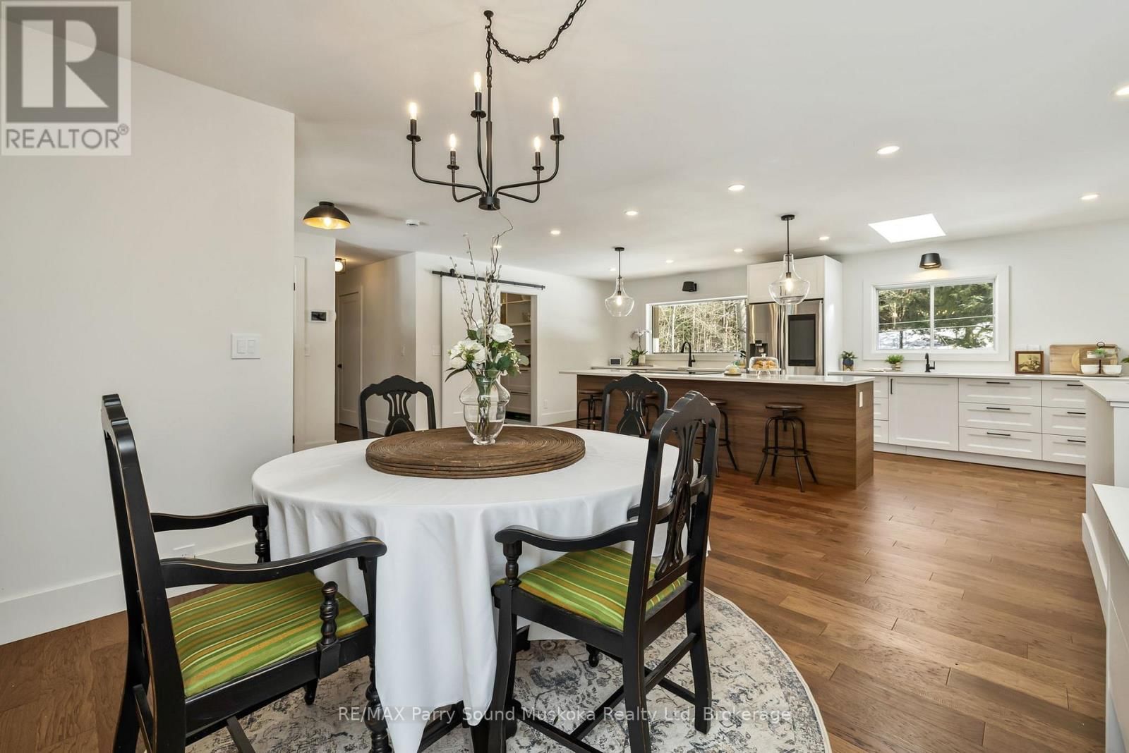 31 LAKE FOREST DRIVE Image 12