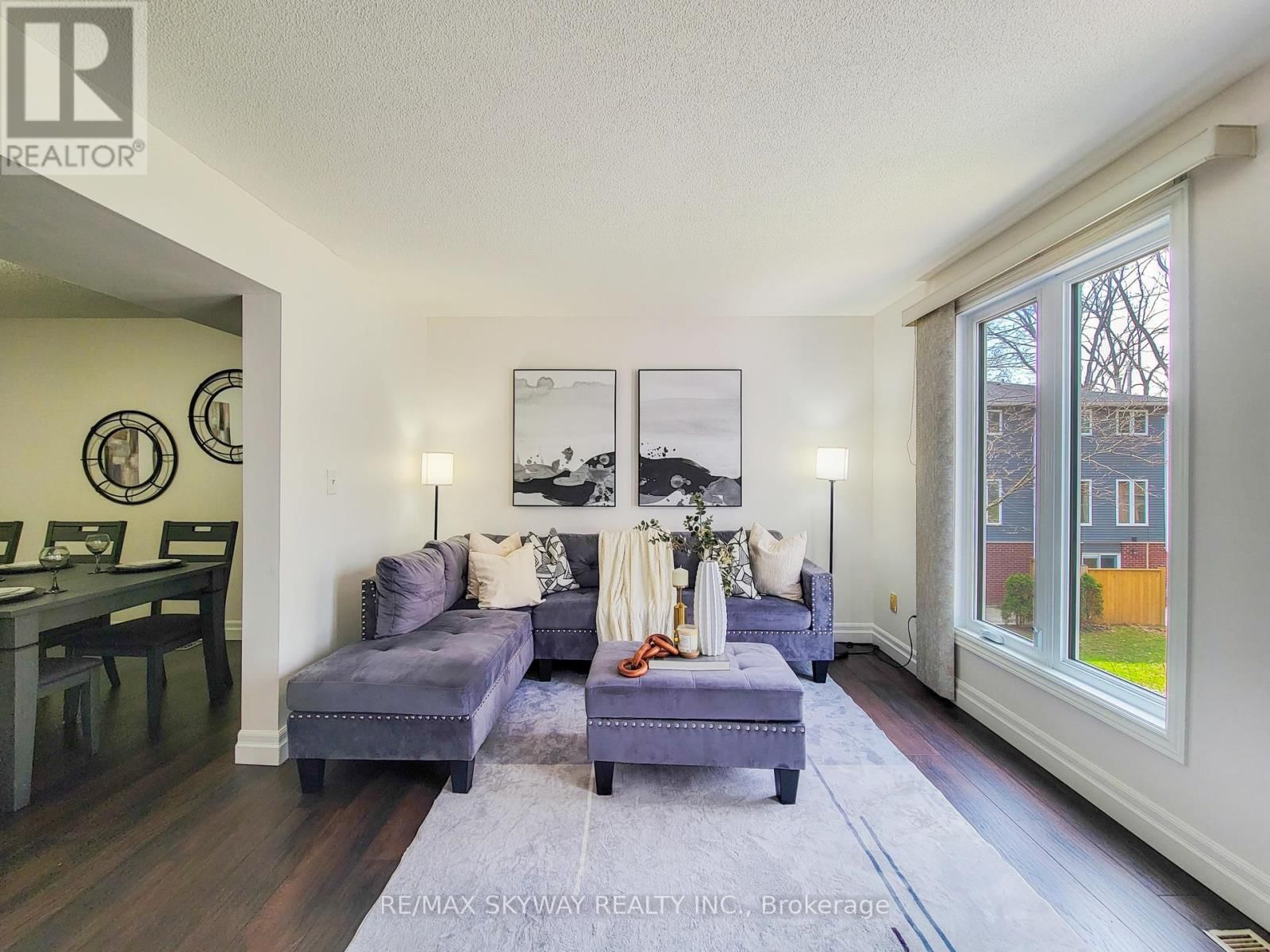 B - 56 HARRIS AVENUE Image 11