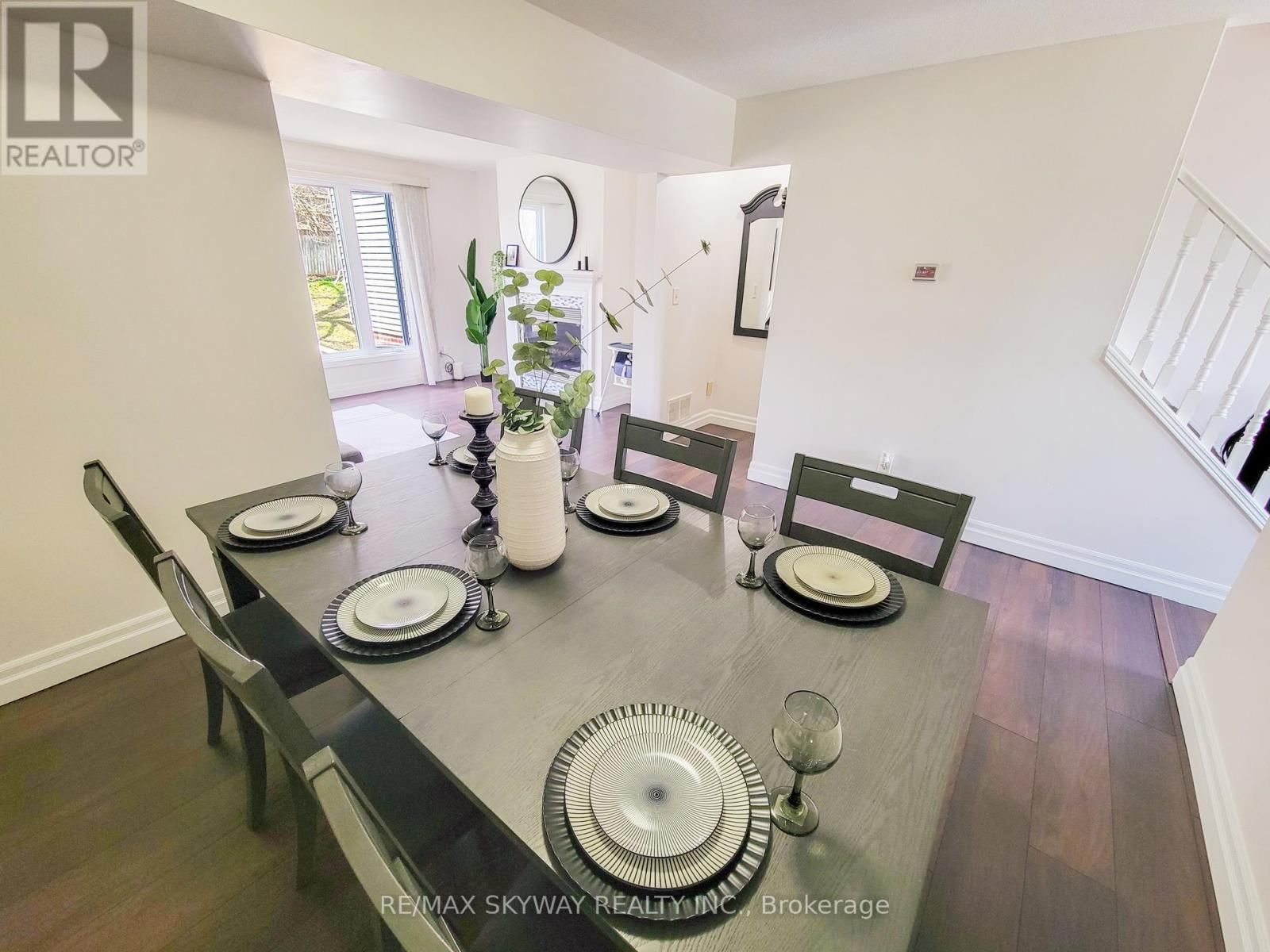 B - 56 HARRIS AVENUE Image 19