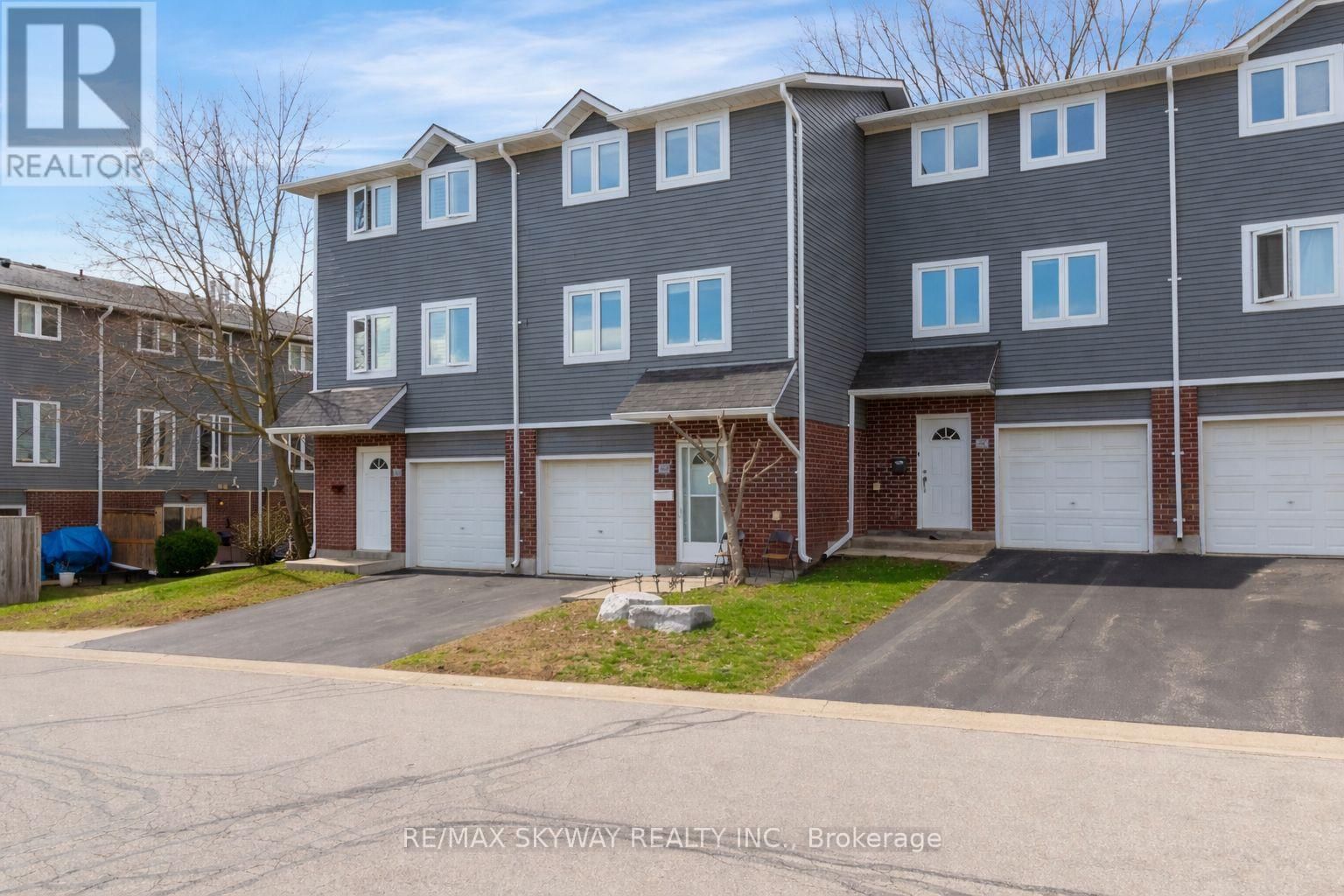 B - 56 HARRIS AVENUE Image 2