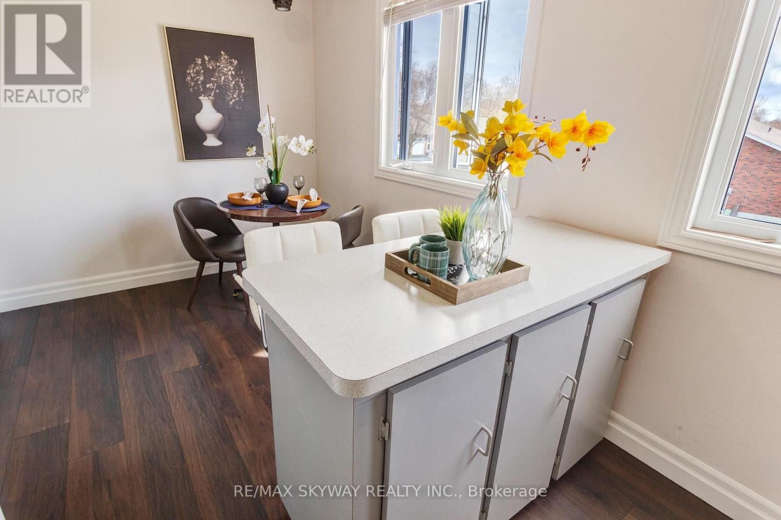 B - 56 HARRIS AVENUE Image 29