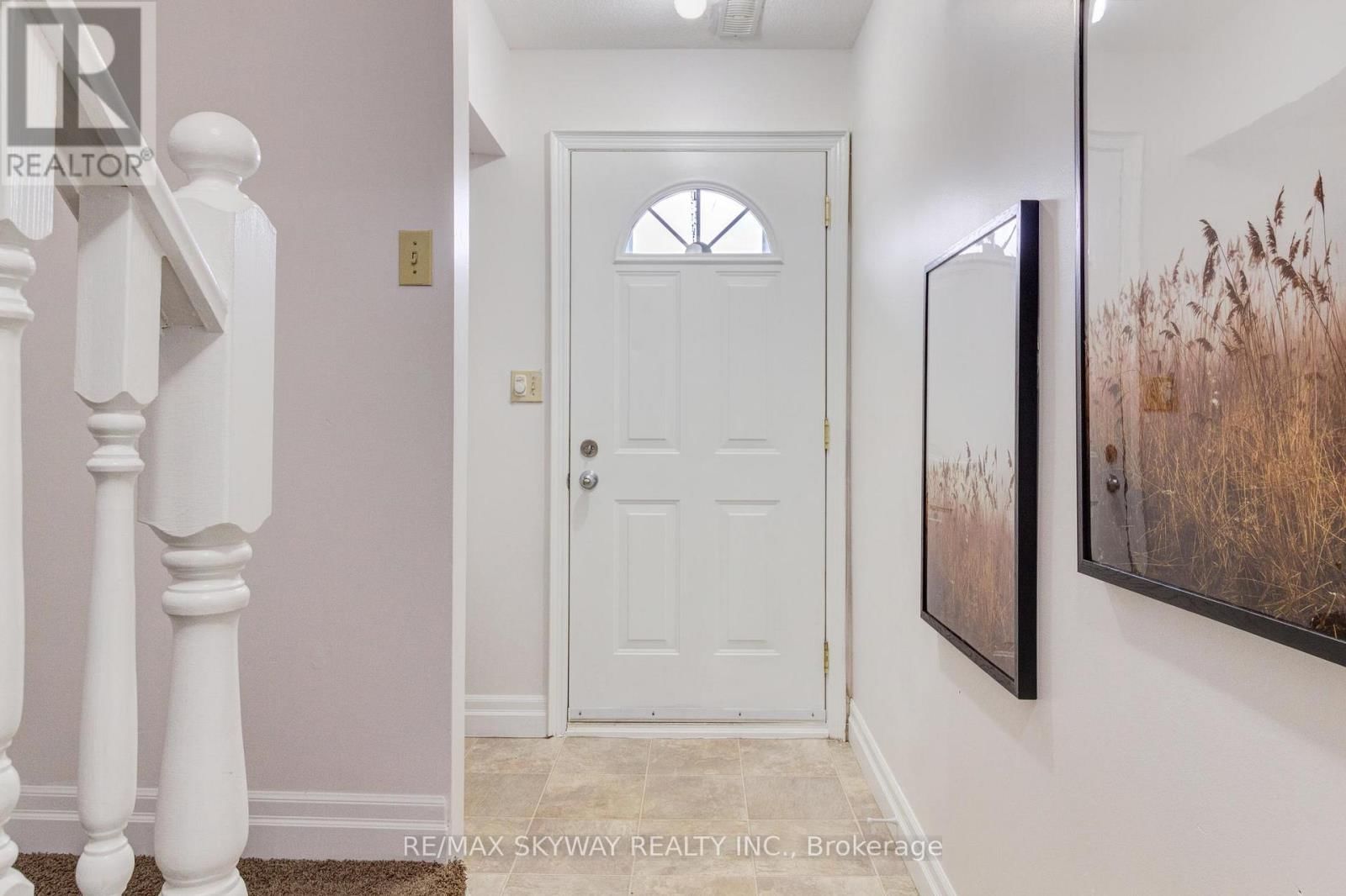 B - 56 HARRIS AVENUE Image 3