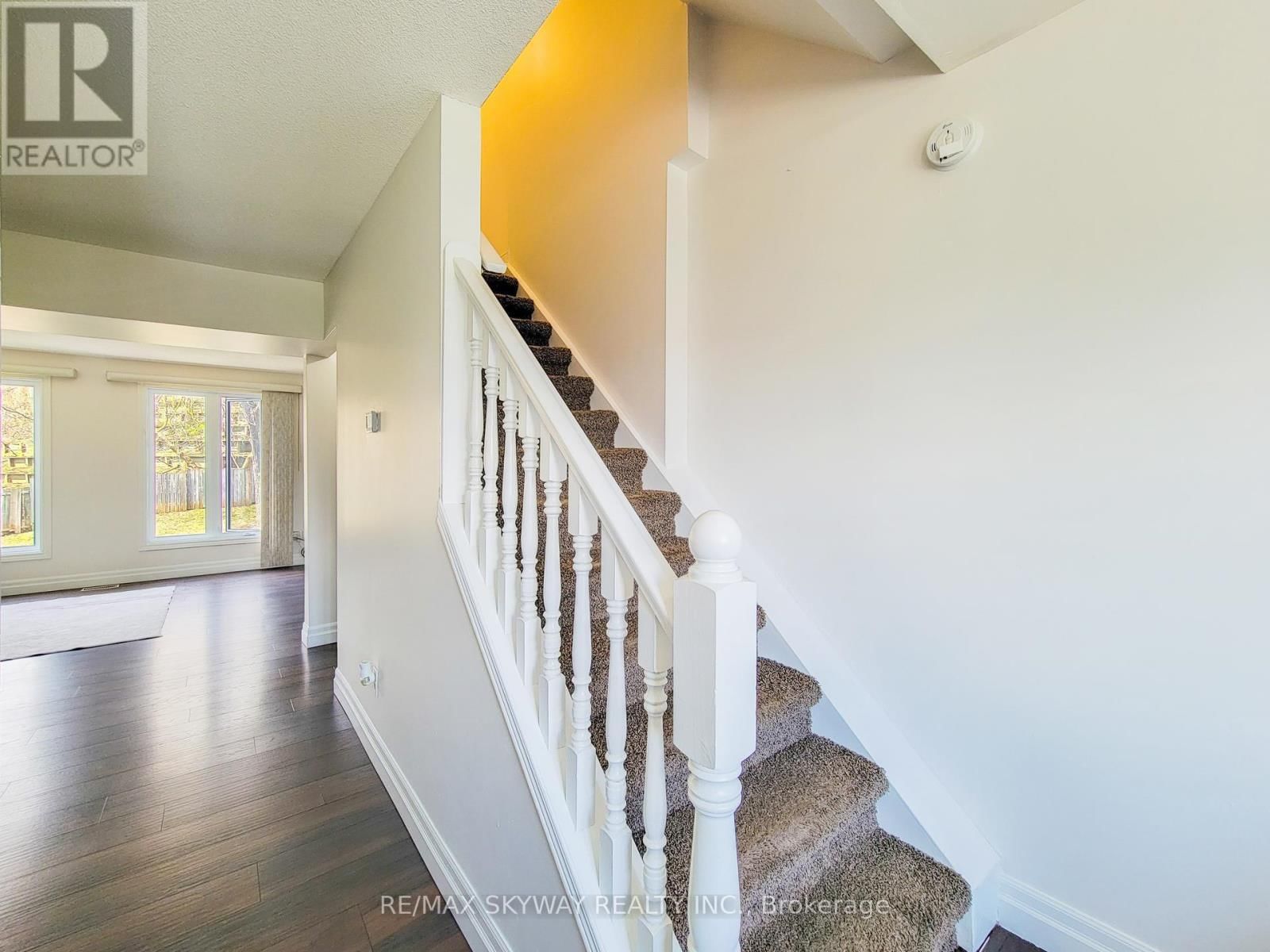 B - 56 HARRIS AVENUE Image 31