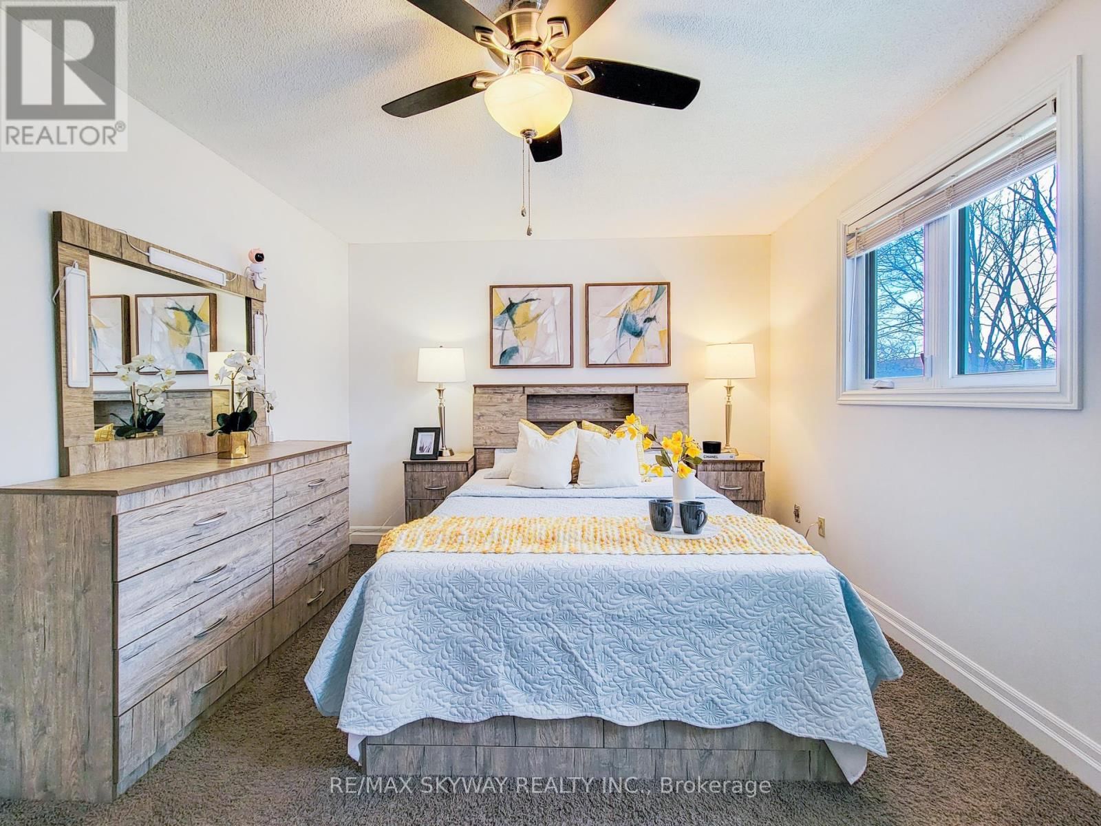 B - 56 HARRIS AVENUE Image 32