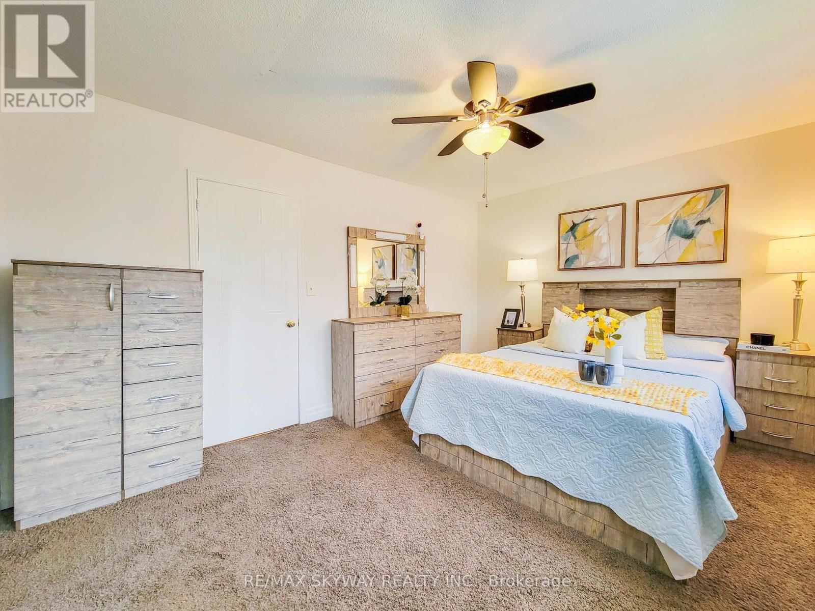 B - 56 HARRIS AVENUE Image 37