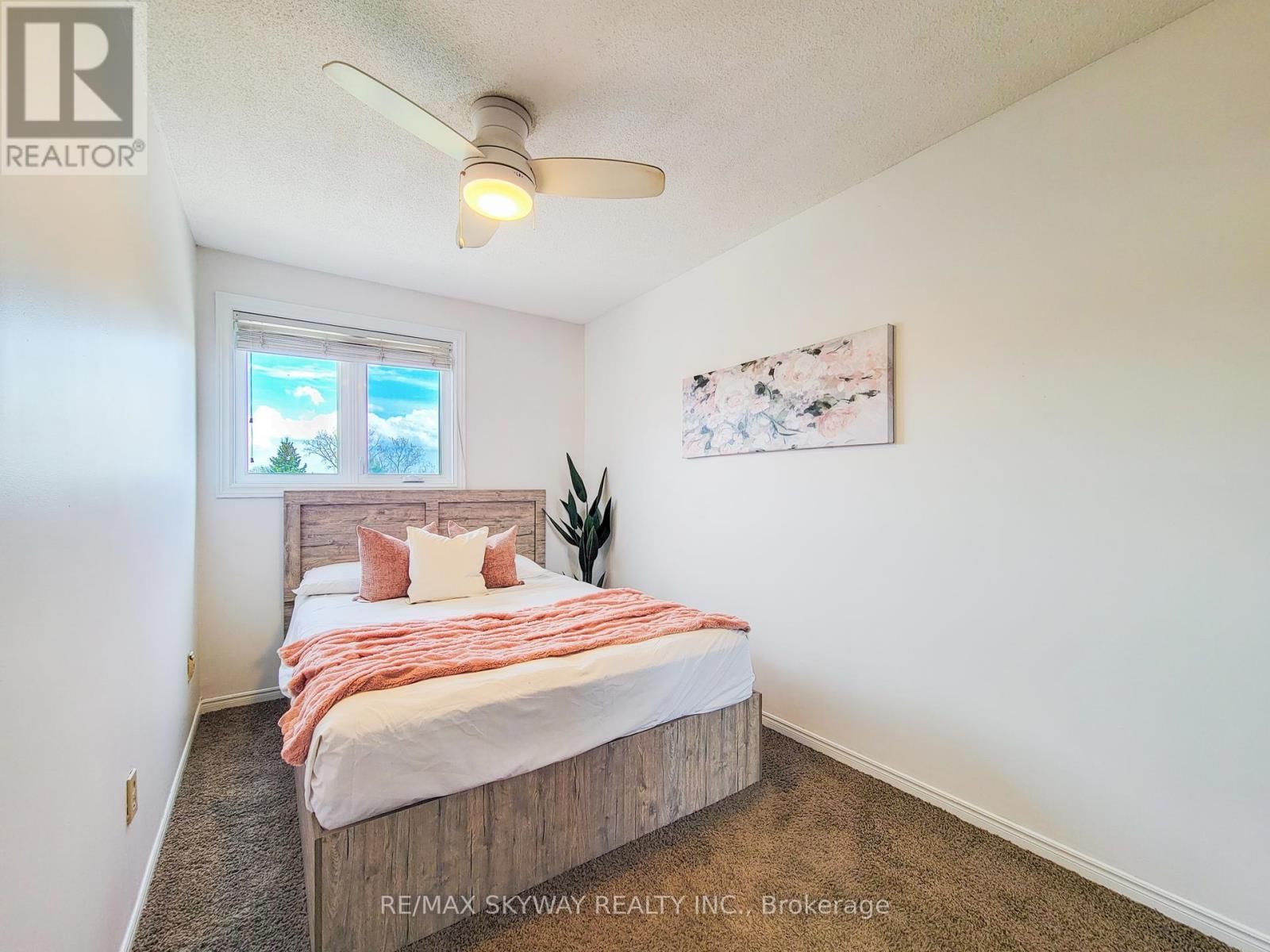 B - 56 HARRIS AVENUE Image 39