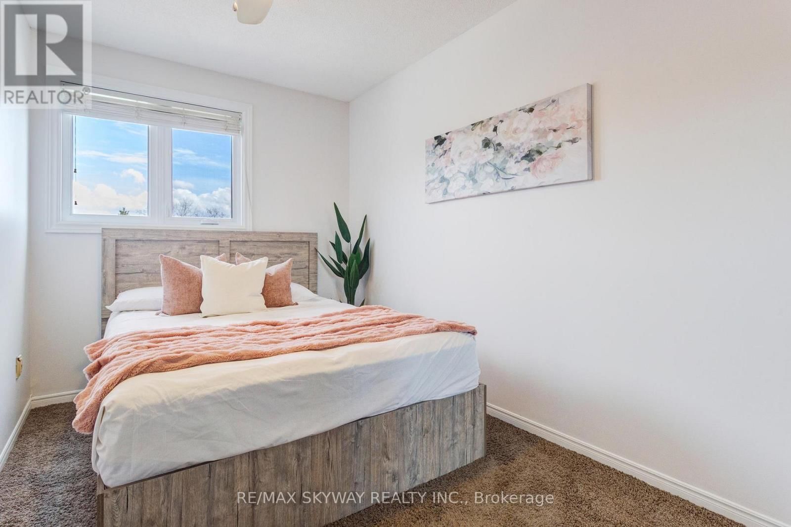 B - 56 HARRIS AVENUE Image 40