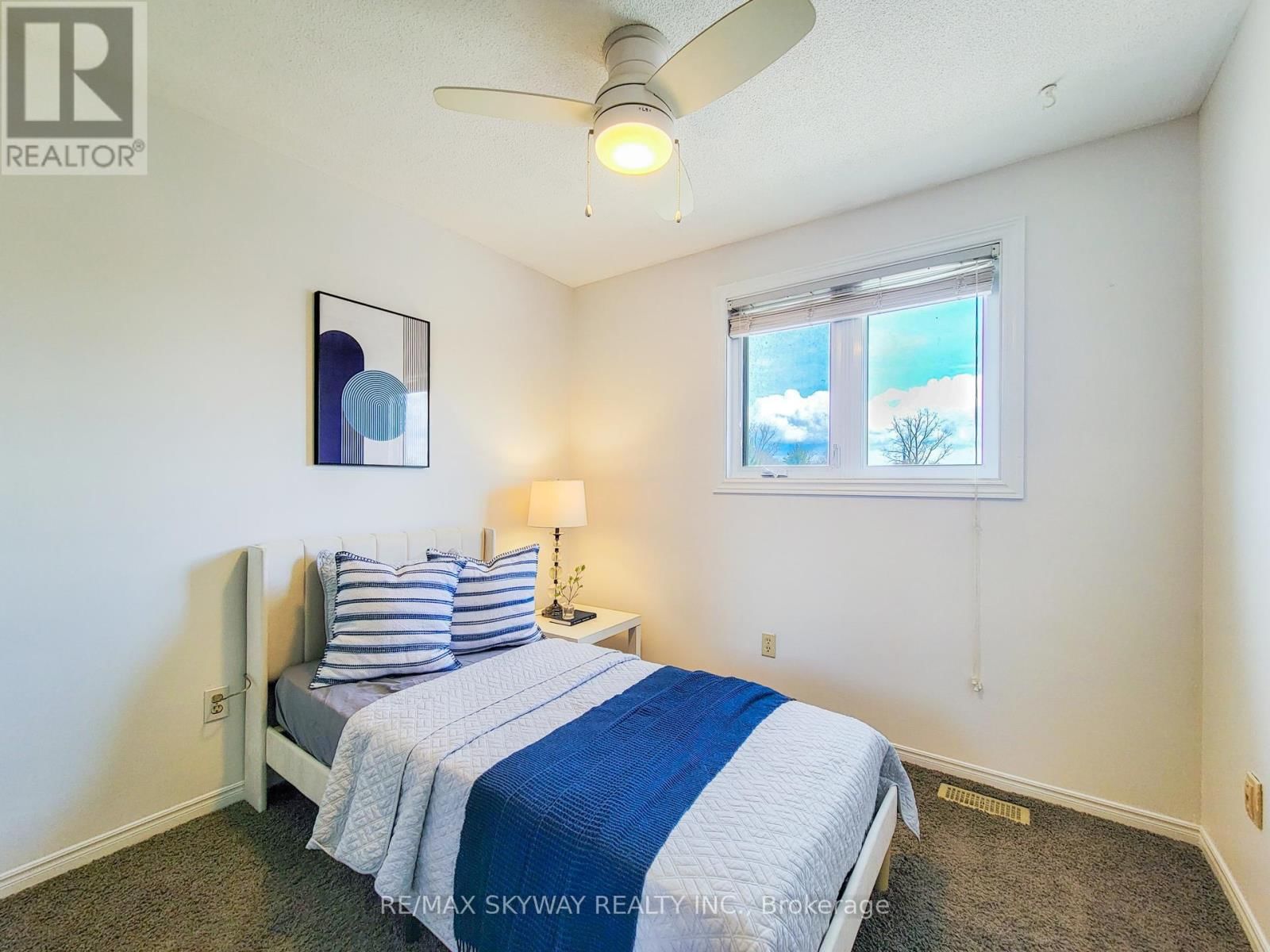 B - 56 HARRIS AVENUE Image 41