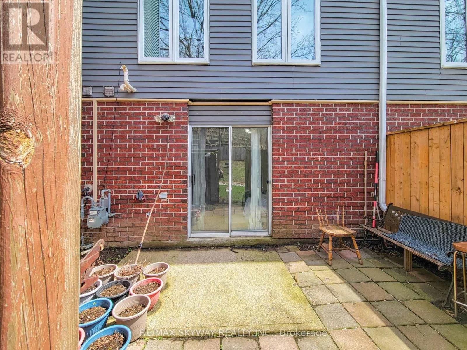 B - 56 HARRIS AVENUE Image 44