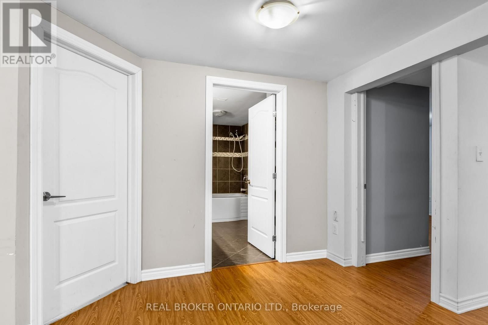 5400 OSGOODE MAIN STREET Image 43