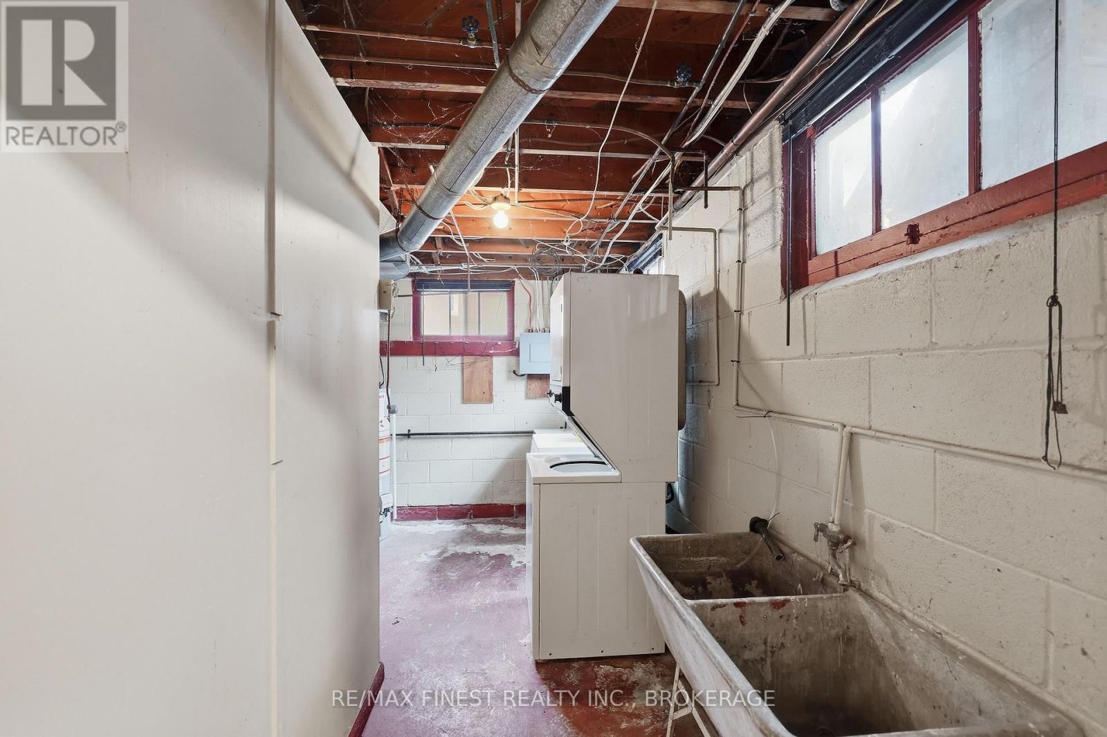 78 HATTER STREET Image 25