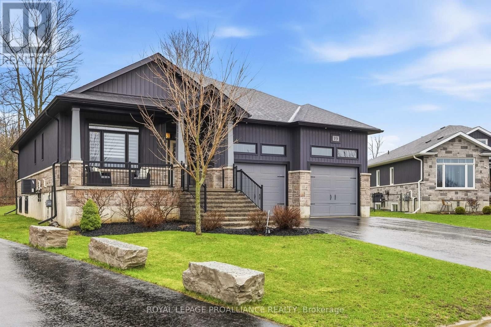 19 AUTUMN GROVE Image 2