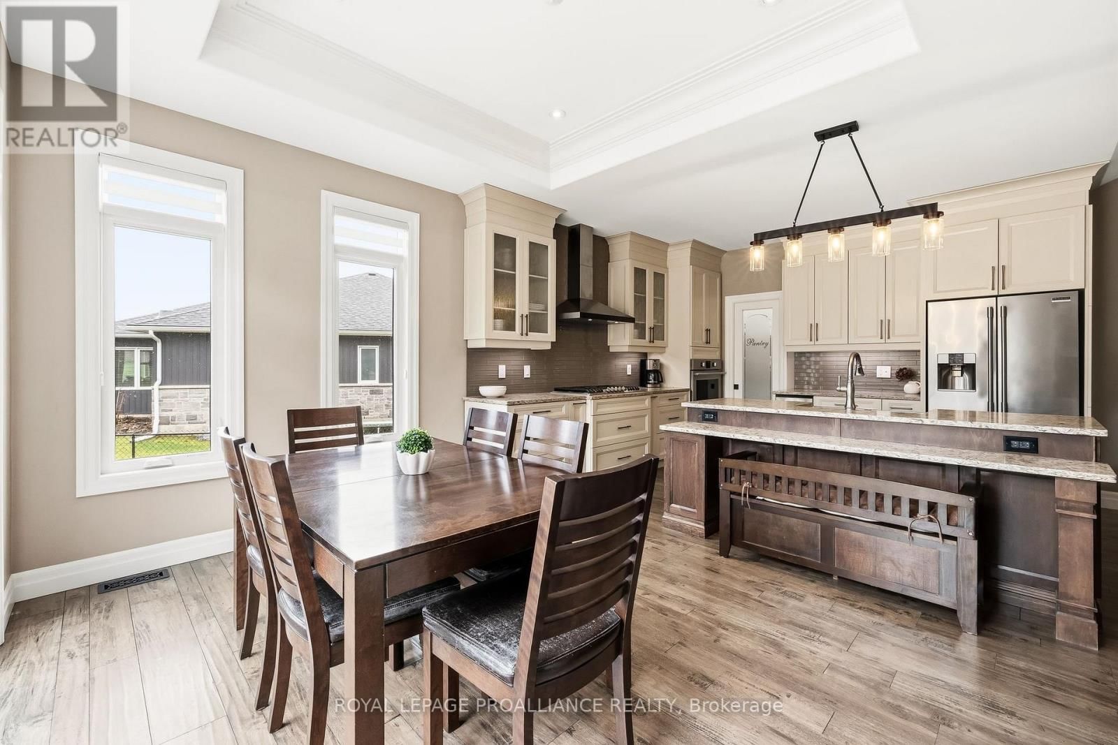 19 AUTUMN GROVE Image 20