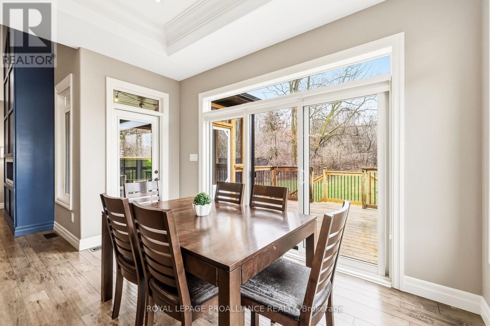 19 AUTUMN GROVE Image 22