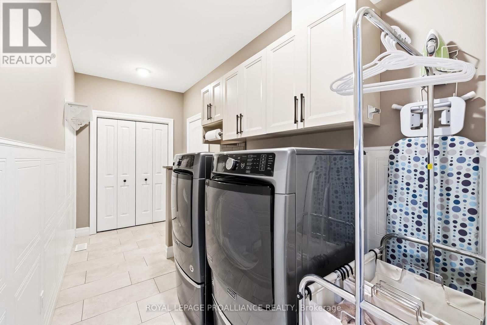 19 AUTUMN GROVE Image 26