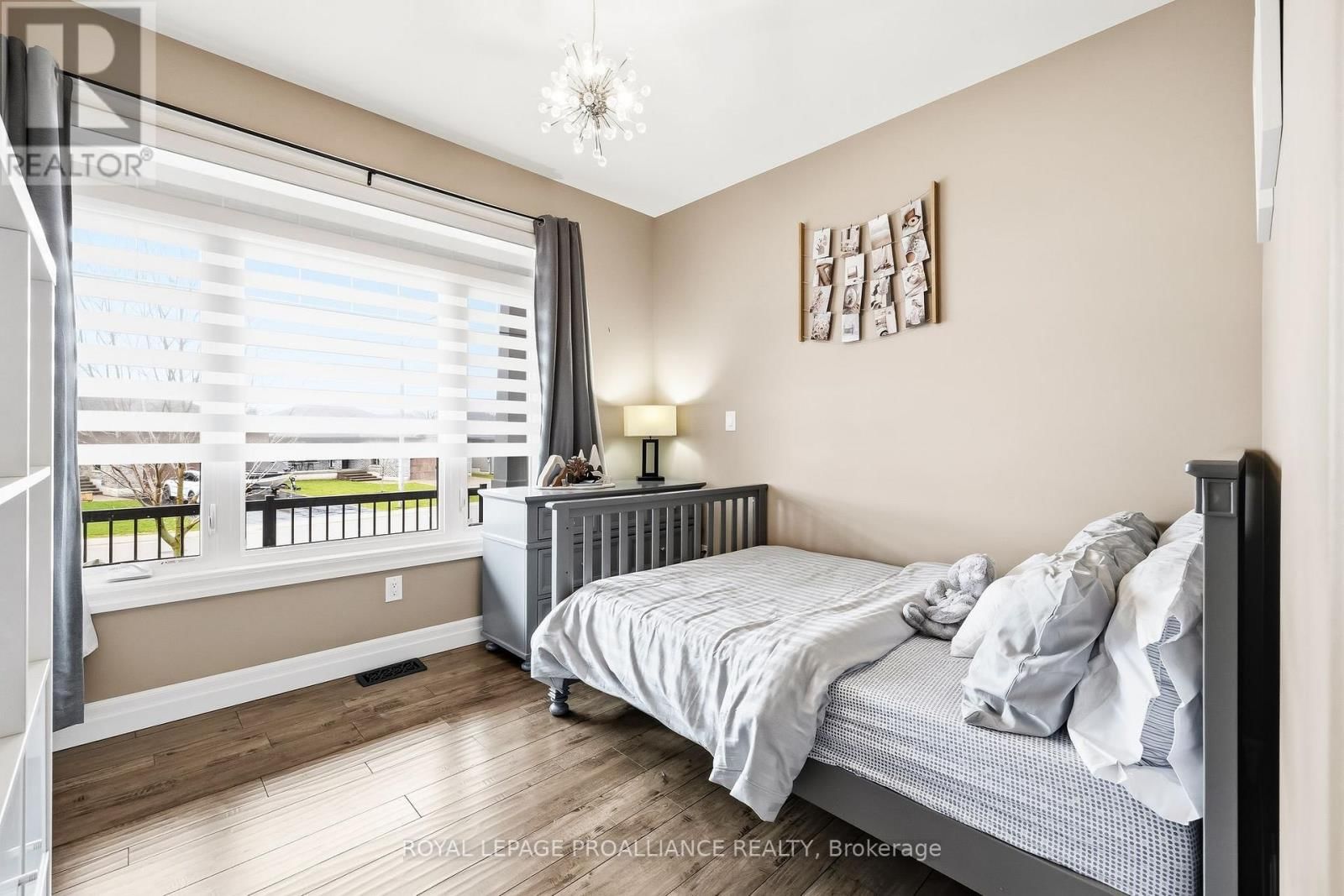 19 AUTUMN GROVE Image 31