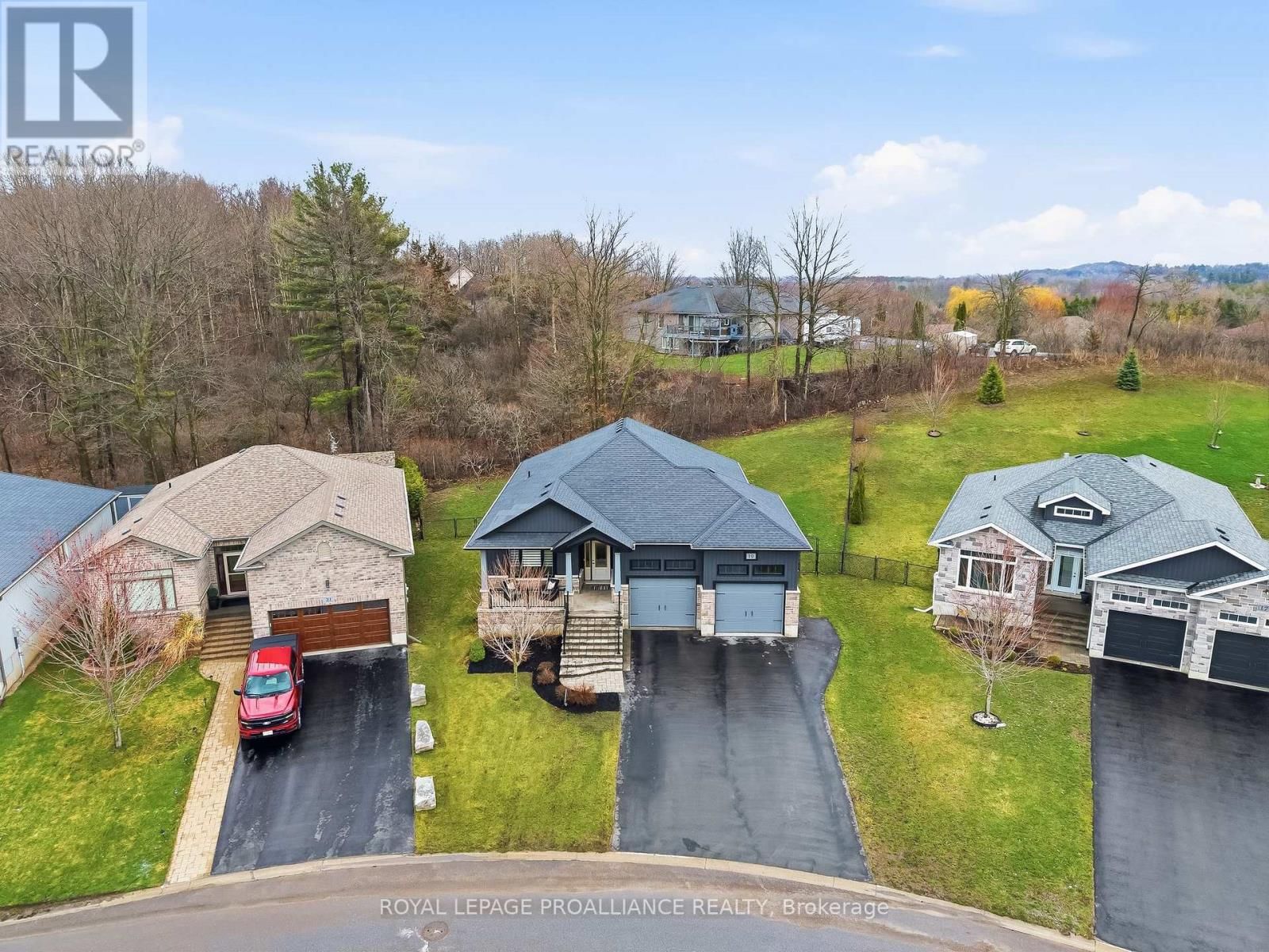 19 AUTUMN GROVE Image 5