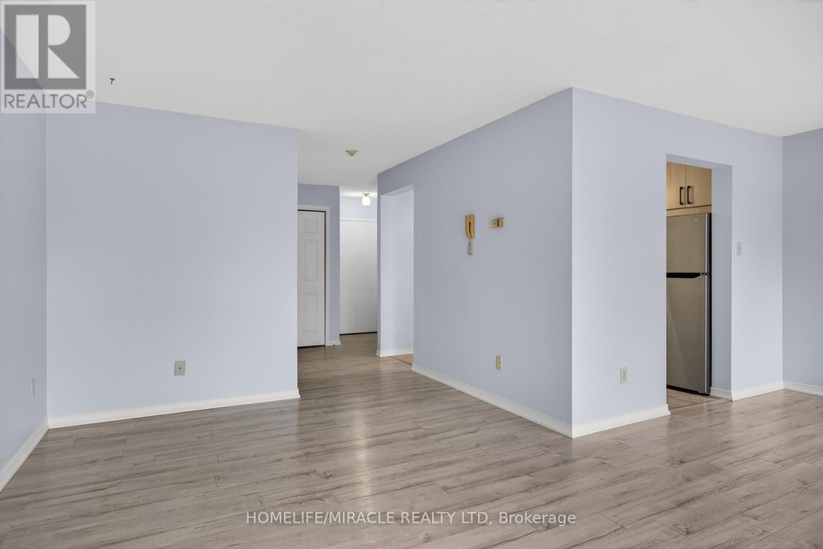 32 - 36 CHAMPLAIN CRESCENT Image 11