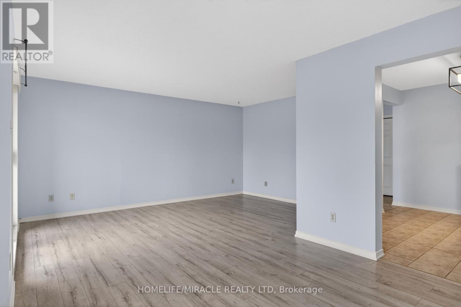 32 - 36 CHAMPLAIN CRESCENT Image 12