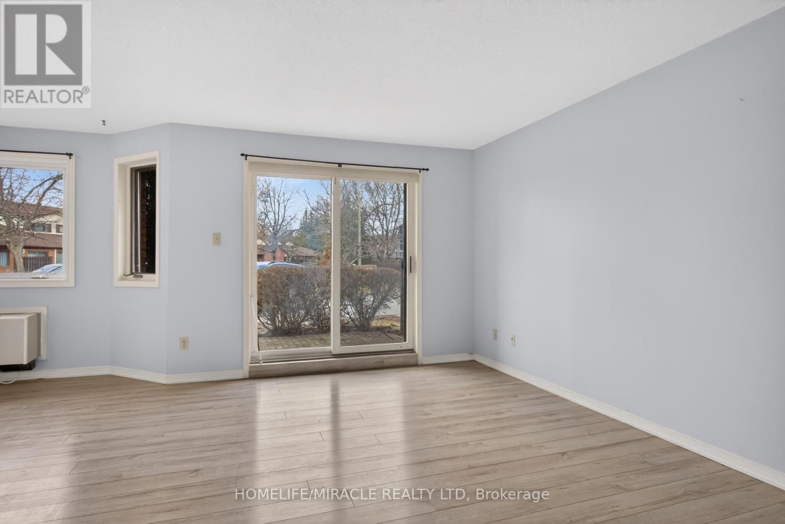 32 - 36 CHAMPLAIN CRESCENT Image 13