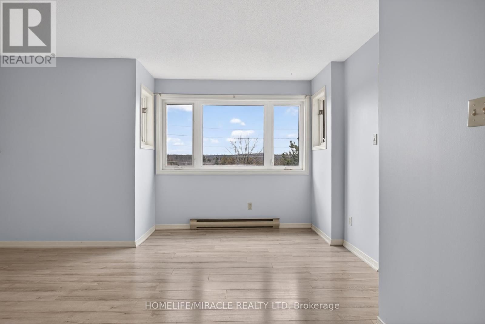 32 - 36 CHAMPLAIN CRESCENT Image 20