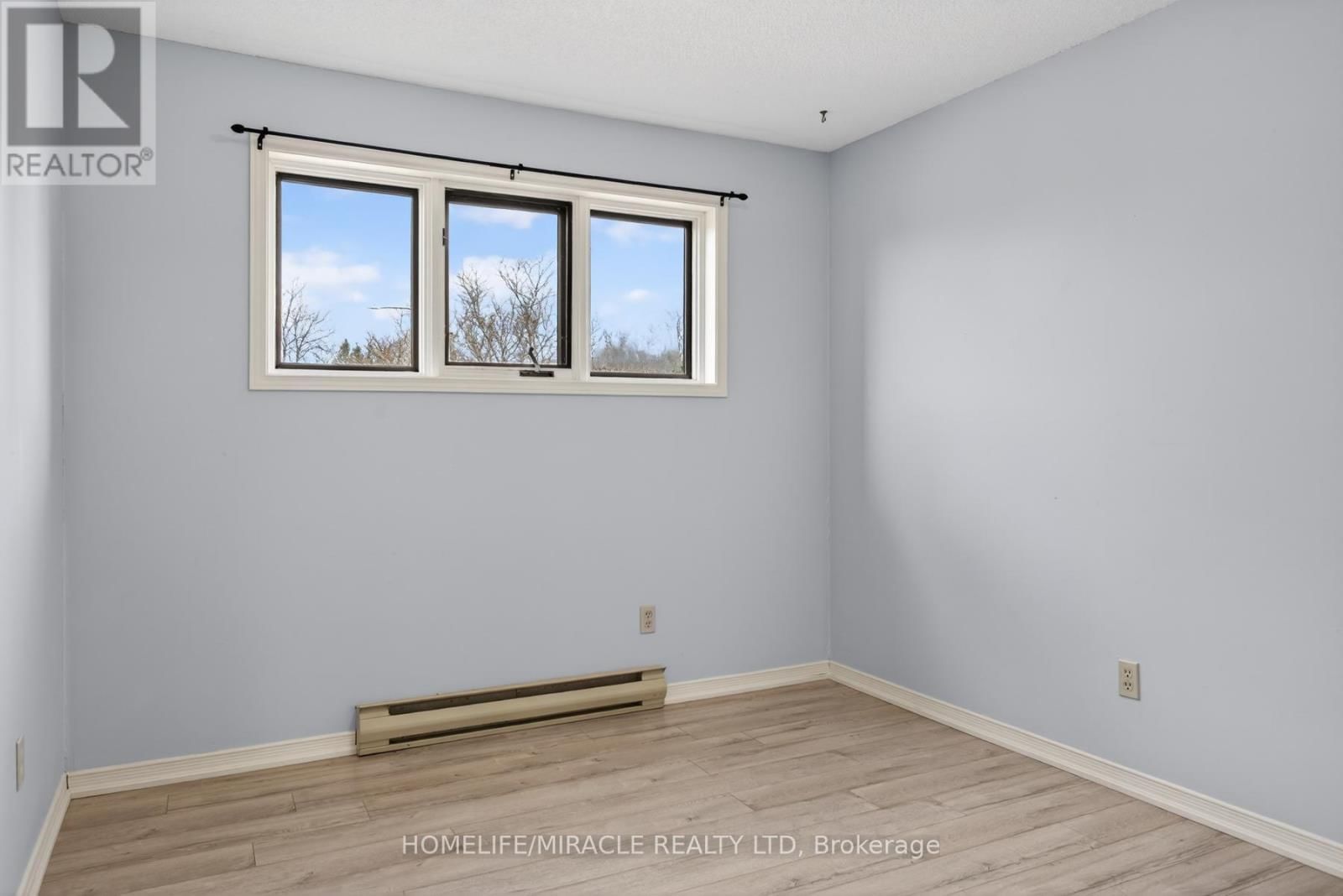 32 - 36 CHAMPLAIN CRESCENT Image 23