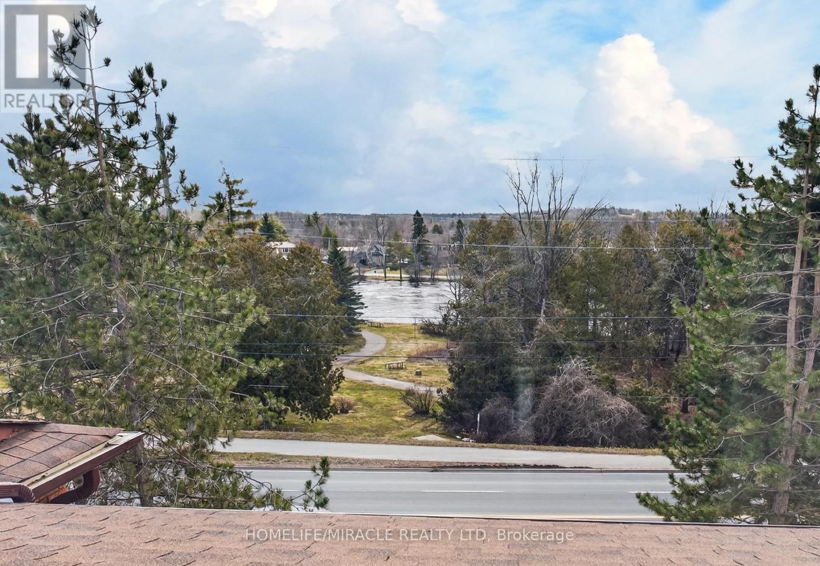 32 - 36 CHAMPLAIN CRESCENT Image 28