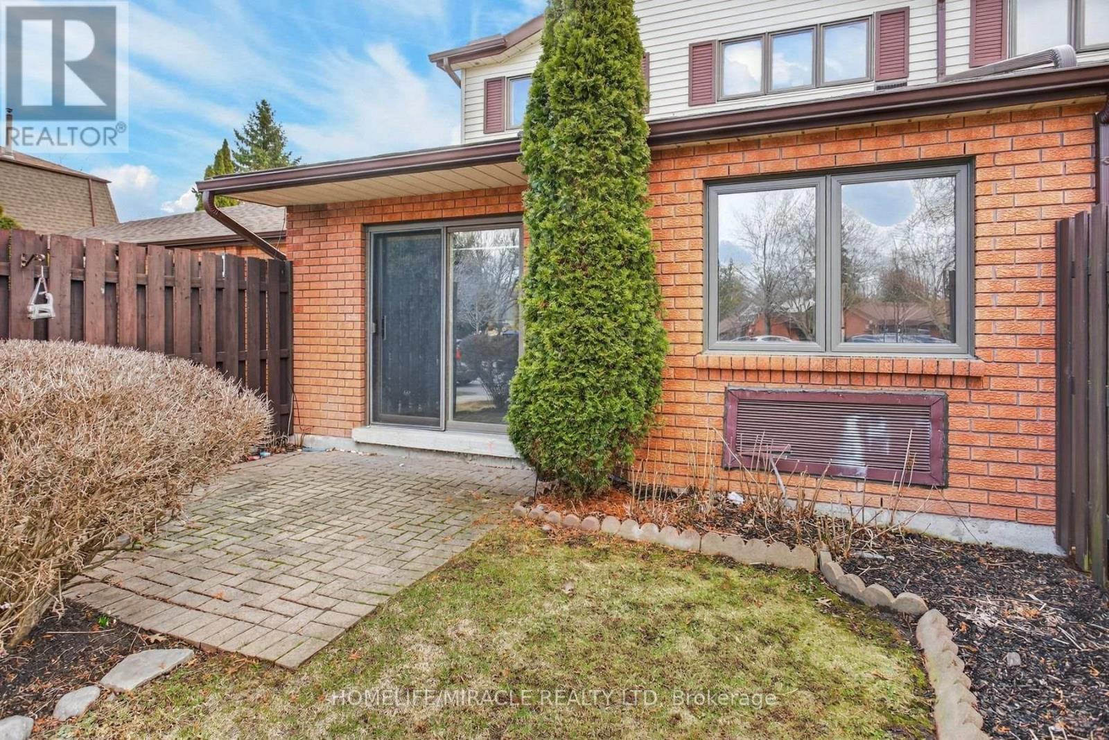 32 - 36 CHAMPLAIN CRESCENT Image 29