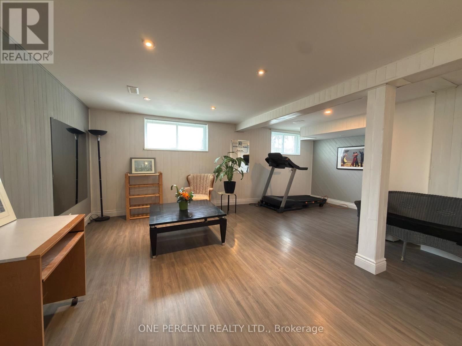 64 DORCHESTER BOULEVARD Image 15