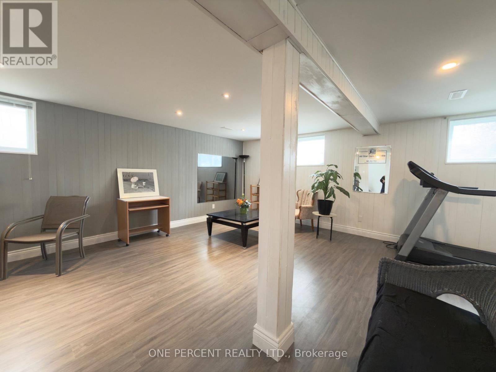 64 DORCHESTER BOULEVARD Image 16