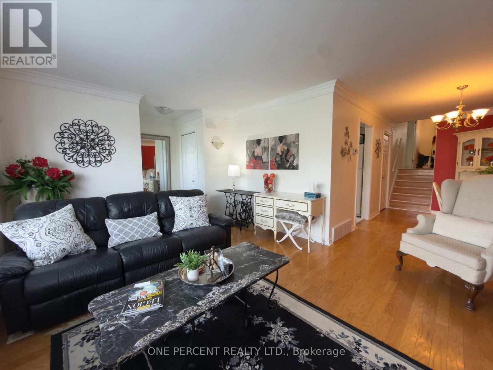 64 DORCHESTER BOULEVARD Image 4