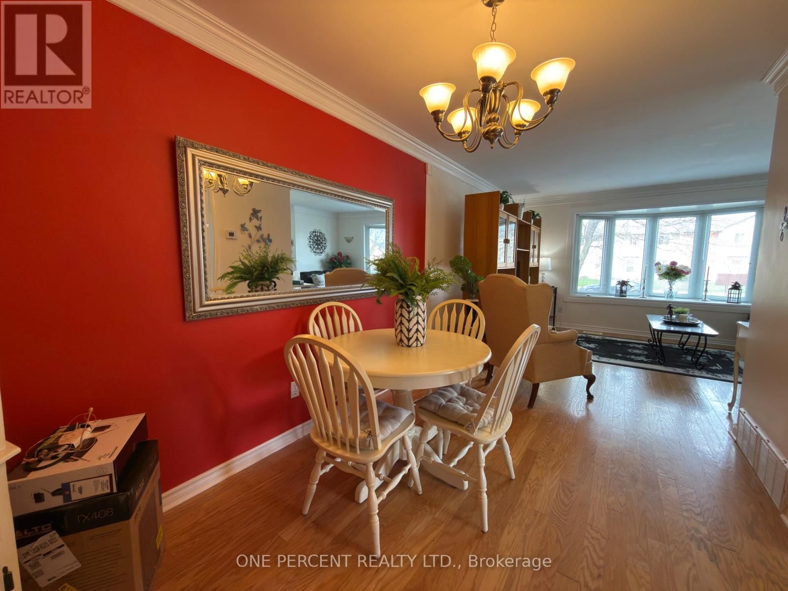 64 DORCHESTER BOULEVARD Image 5