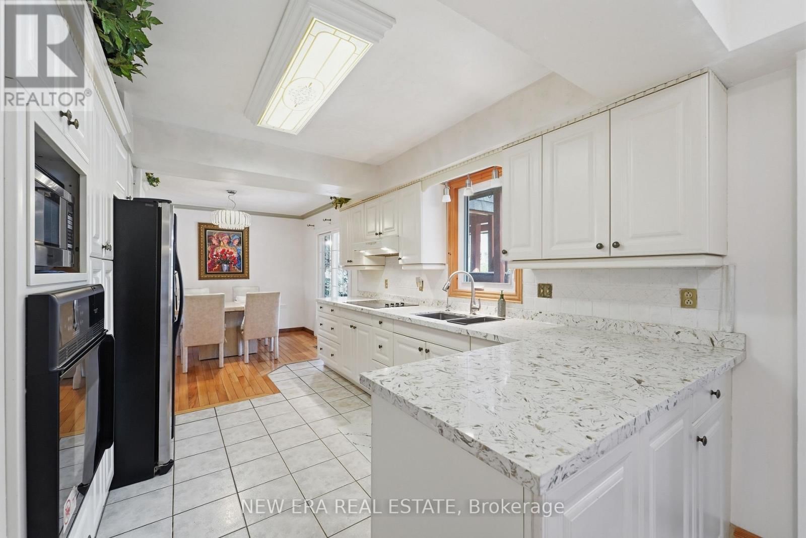 645 HATTON AVENUE Image 14