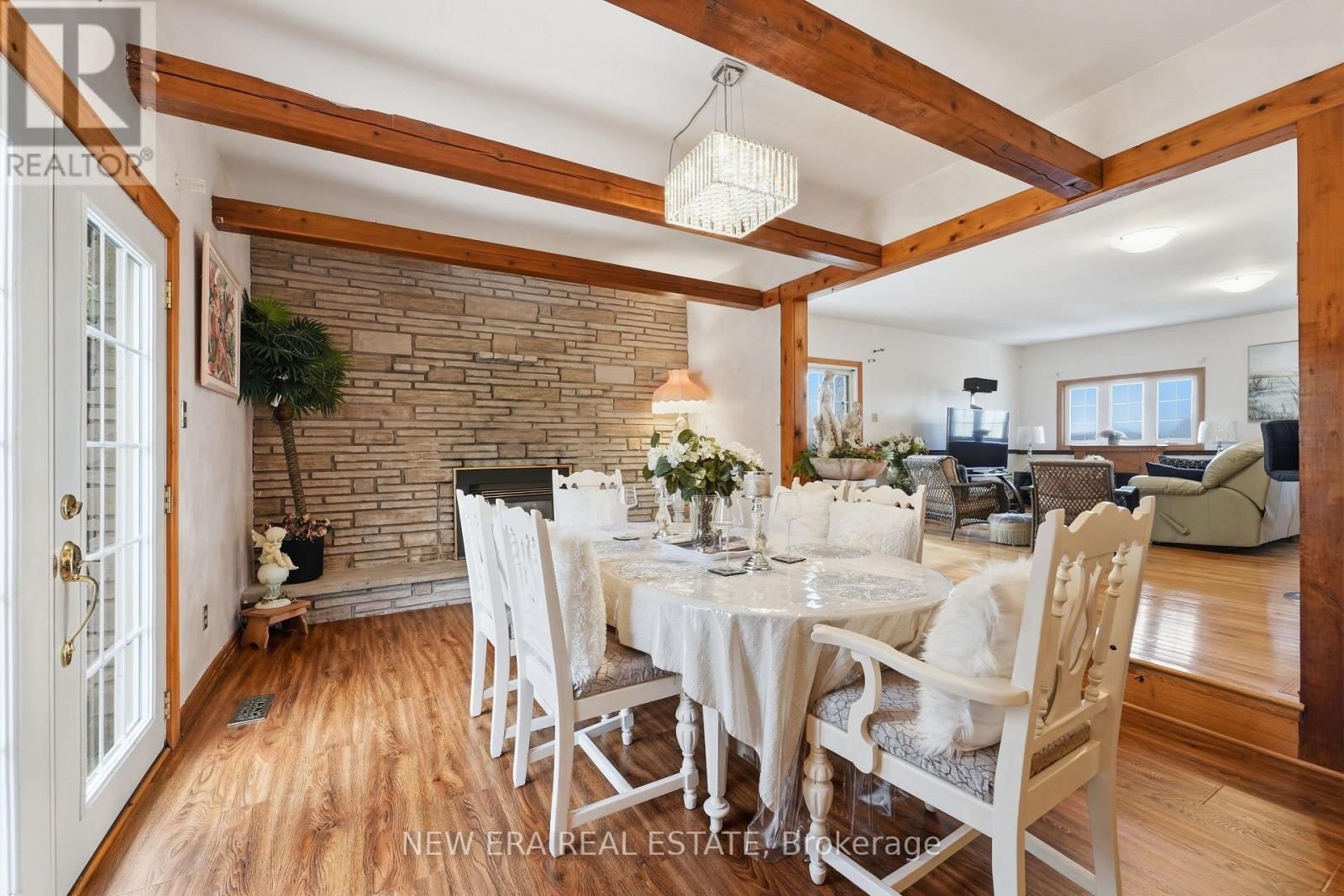 645 HATTON AVENUE Image 17