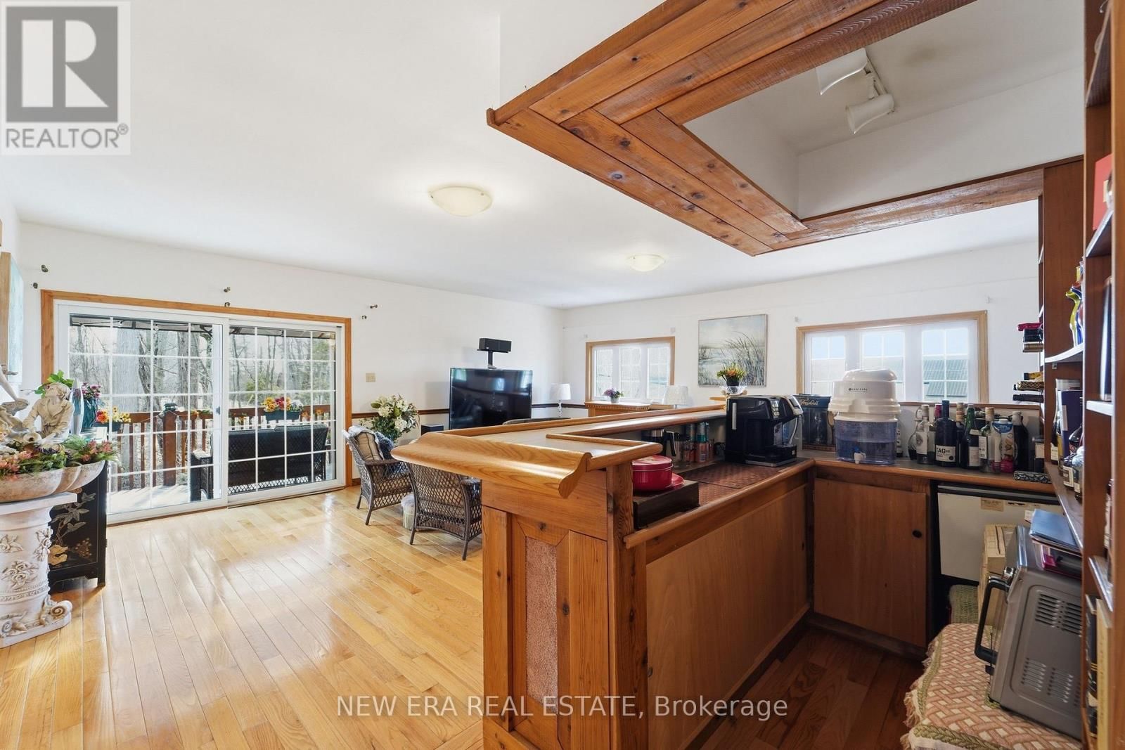 645 HATTON AVENUE Image 19