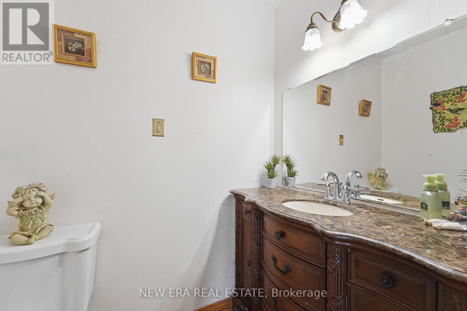 645 HATTON AVENUE Image 29