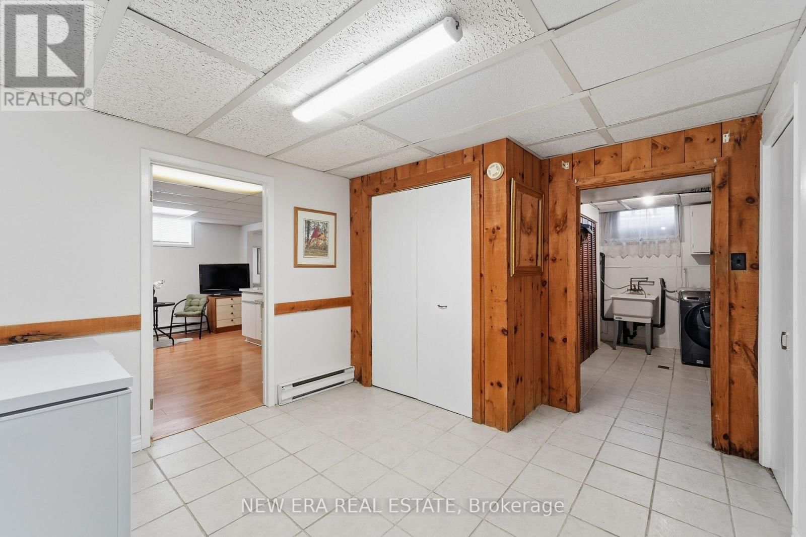 645 HATTON AVENUE Image 32