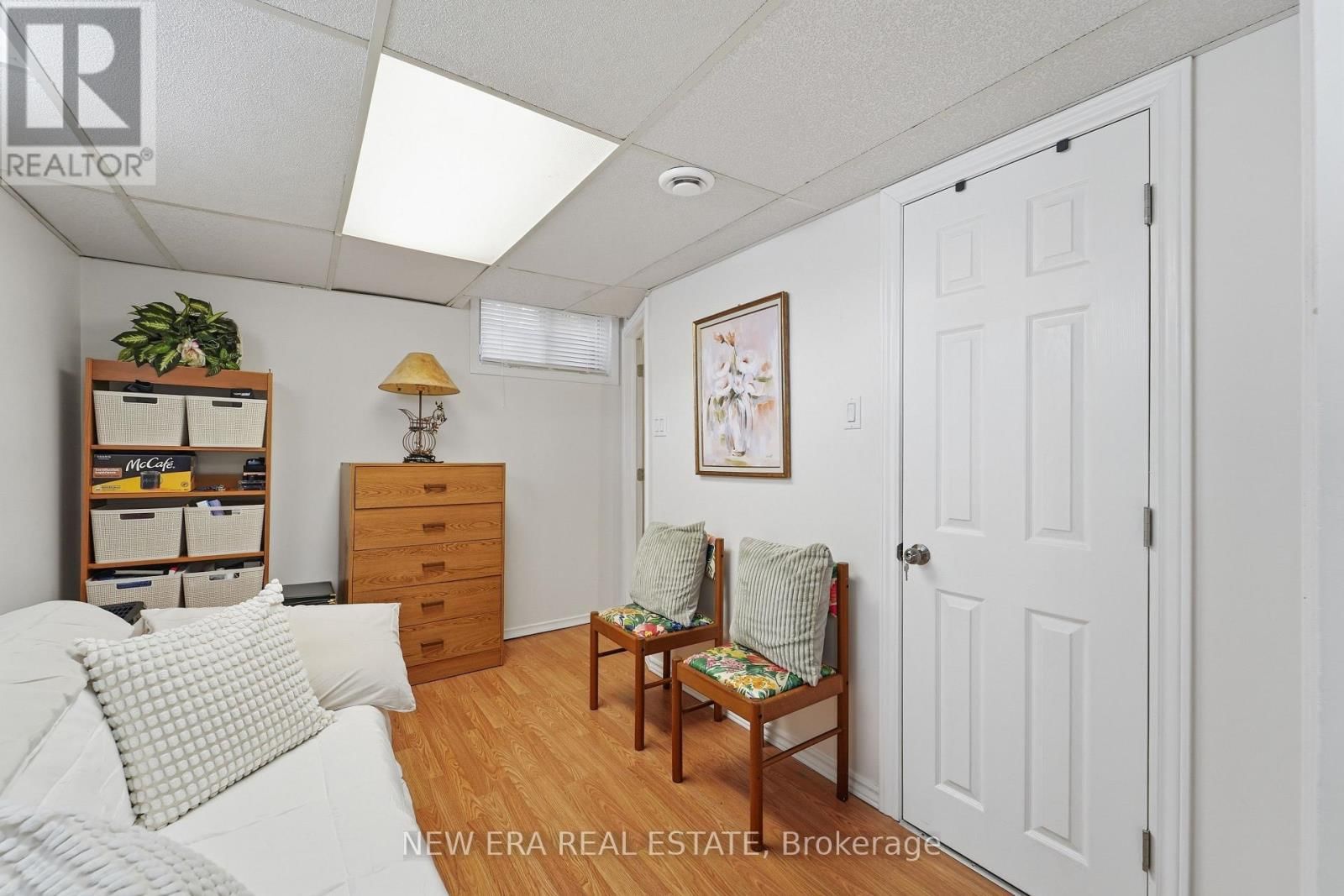 645 HATTON AVENUE Image 34