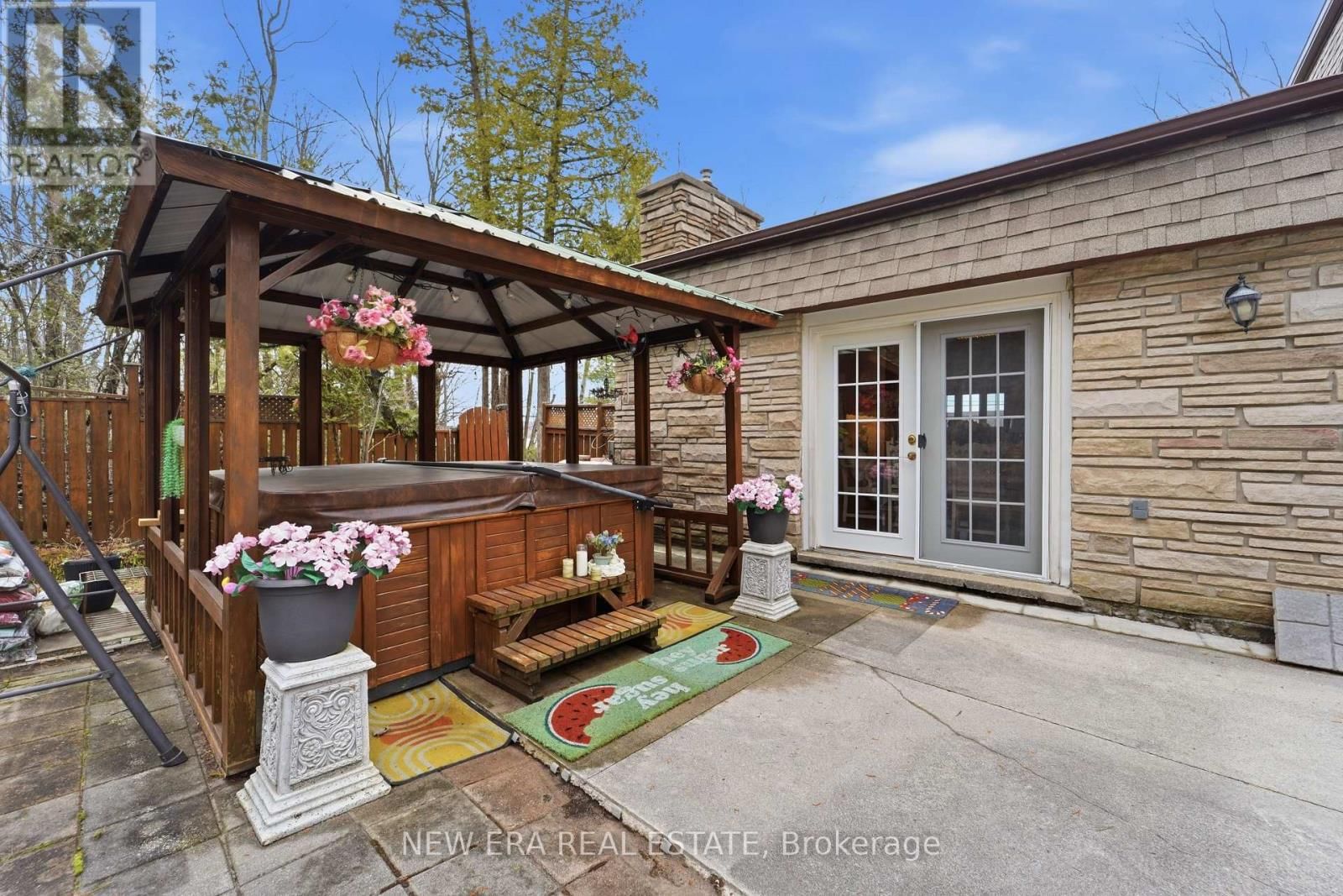 645 HATTON AVENUE Image 43