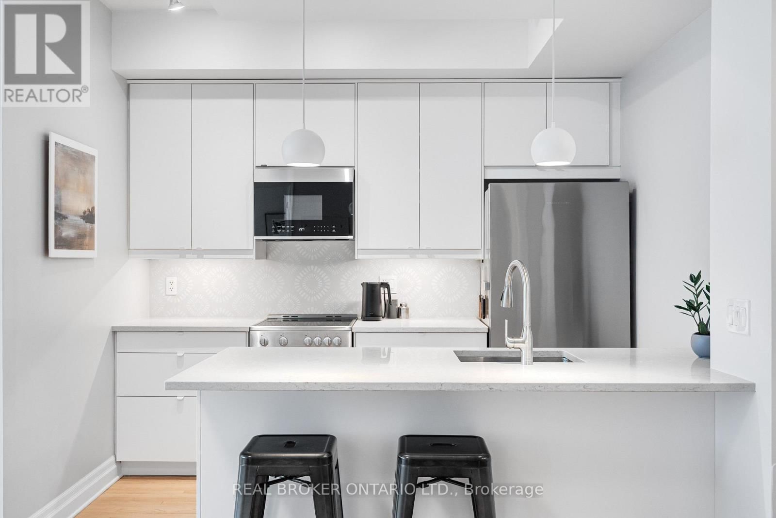 810 - 235 KENT STREET Image 11