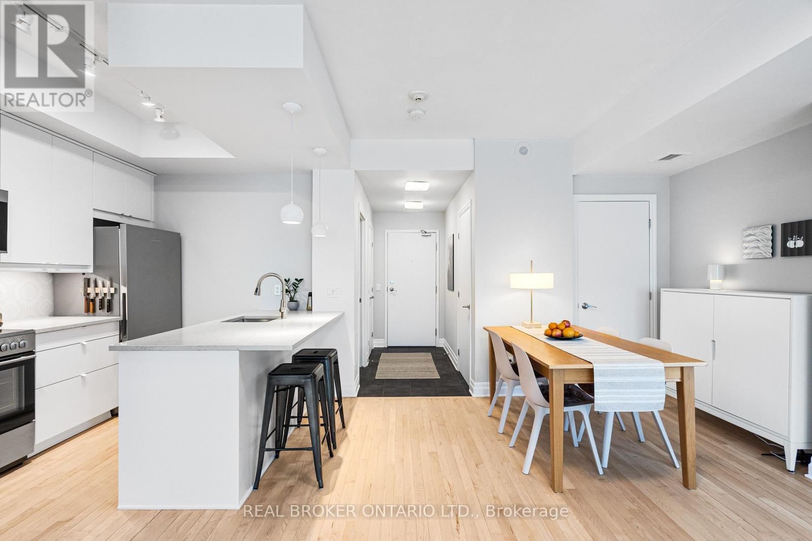 810 - 235 KENT STREET Image 12