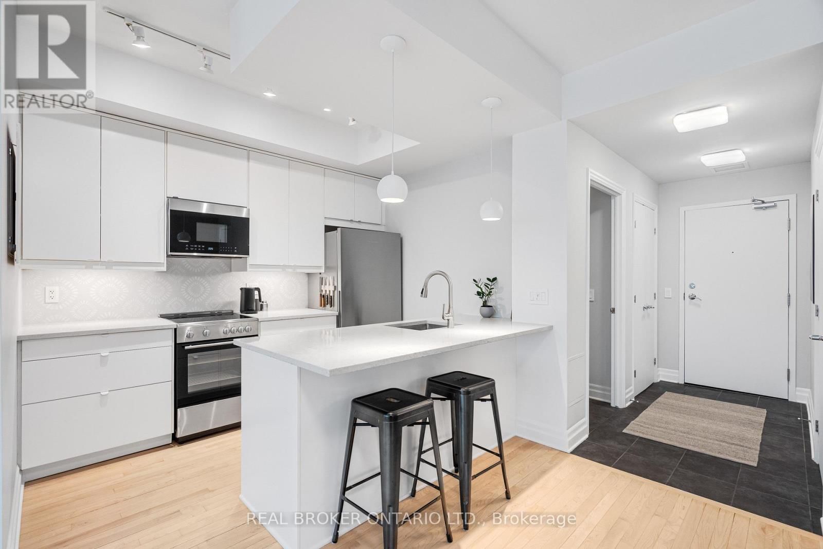 810 - 235 KENT STREET Image 13