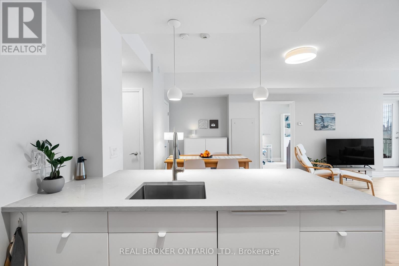 810 - 235 KENT STREET Image 17