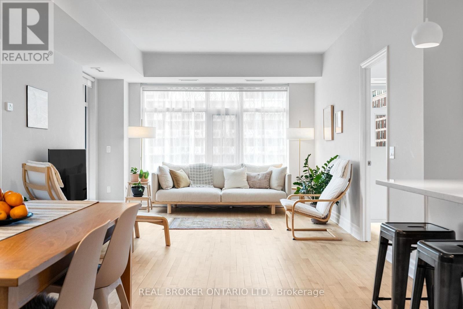 810 - 235 KENT STREET Image 20