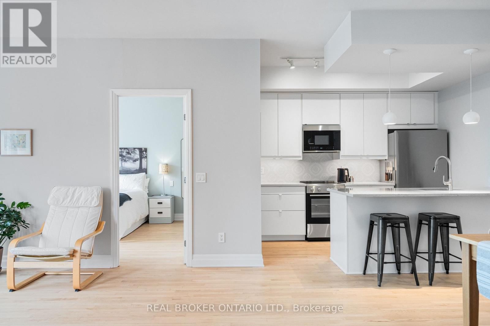 810 - 235 KENT STREET Image 24